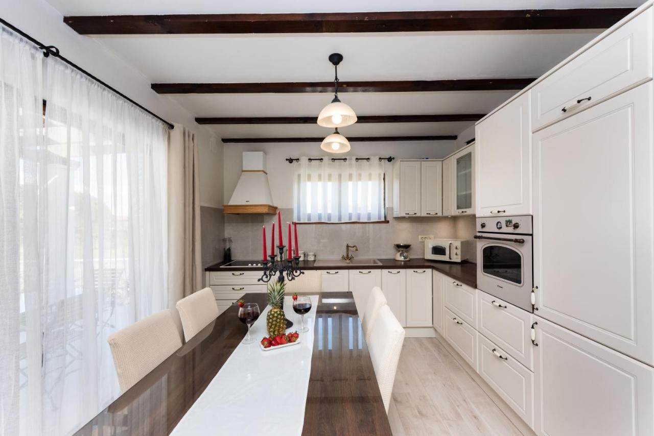 Villa Aldonna Бибине Екстериор снимка