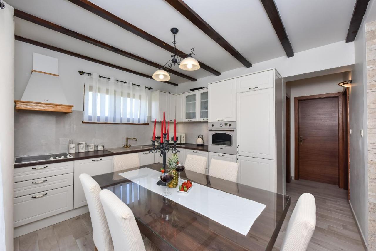 Villa Aldonna Бибине Екстериор снимка