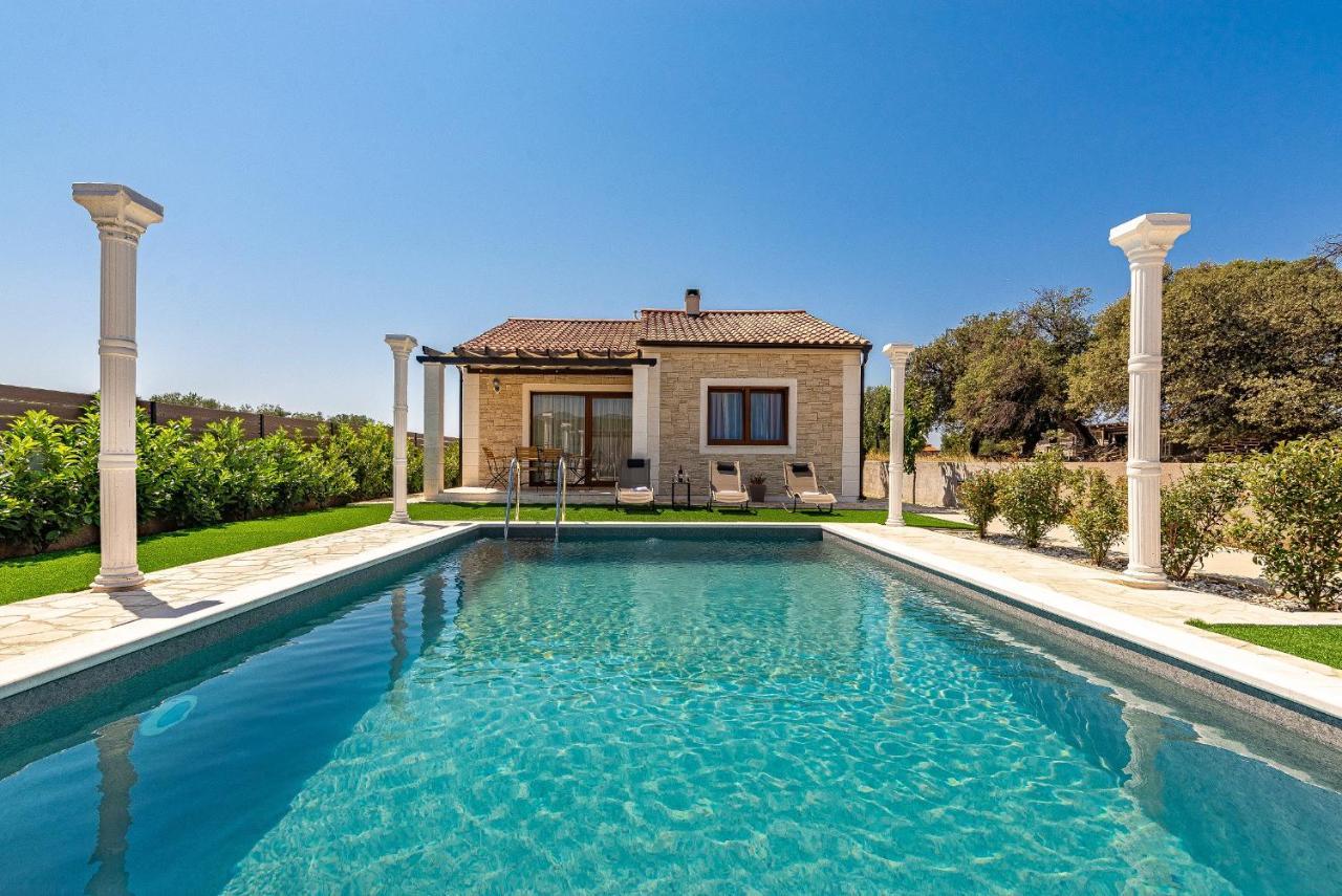 Villa Aldonna Бибине Екстериор снимка