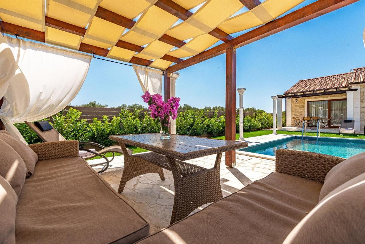 Villa Aldonna Бибине Екстериор снимка