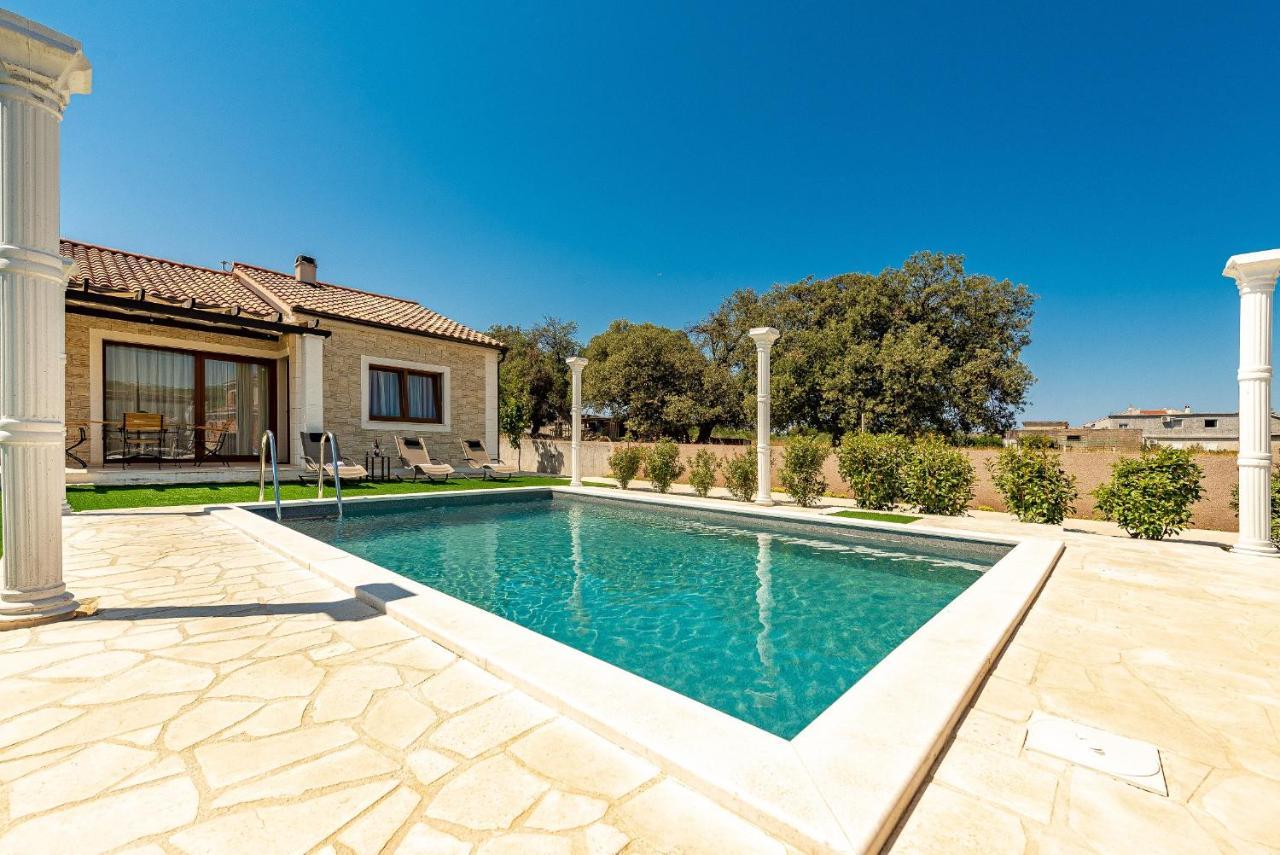 Villa Aldonna Бибине Екстериор снимка
