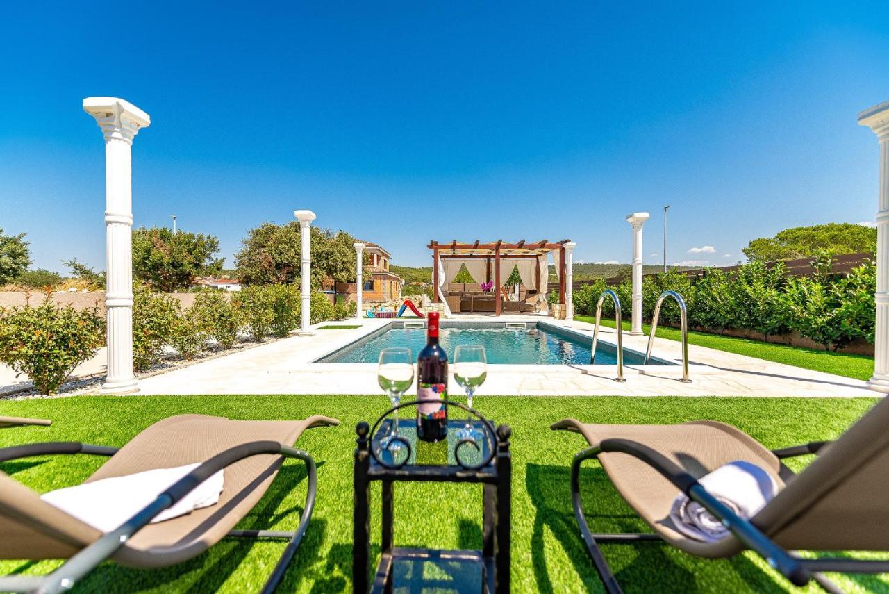 Villa Aldonna Бибине Екстериор снимка
