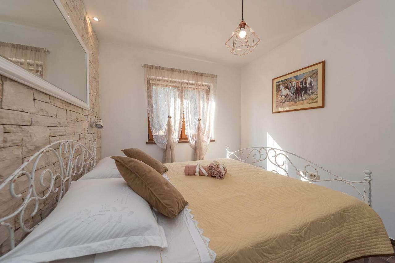 Villa Aldonna Бибине Екстериор снимка