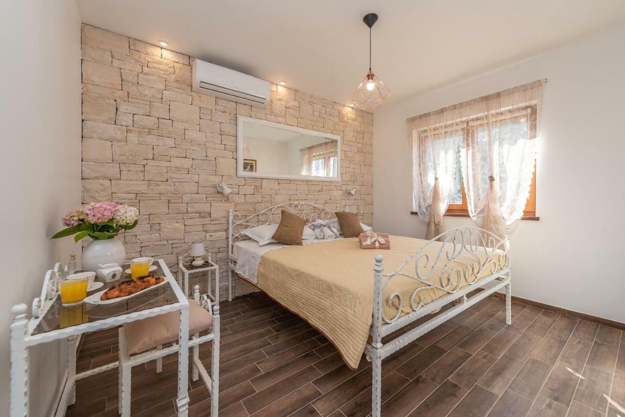 Villa Aldonna Бибине Екстериор снимка
